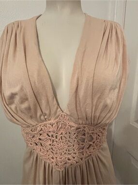 Sky Beige Crochet-Waist deep V-Neck Women's Top L